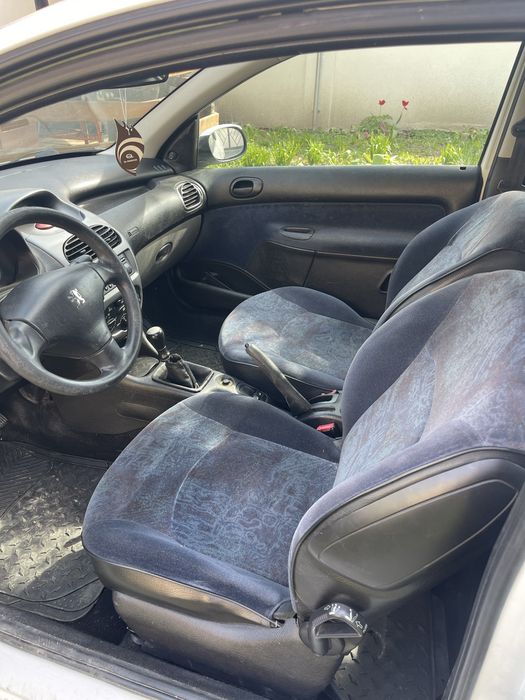 Vând Peujot  206