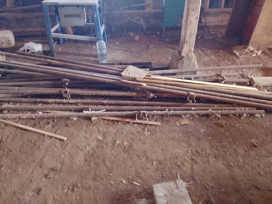 Тръби от скеле и триноги