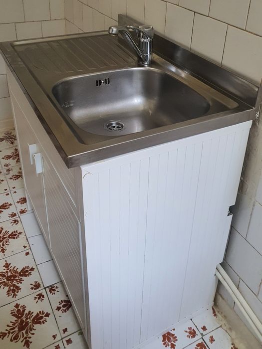 Mască de bucătărie , chiuvetă și baterie