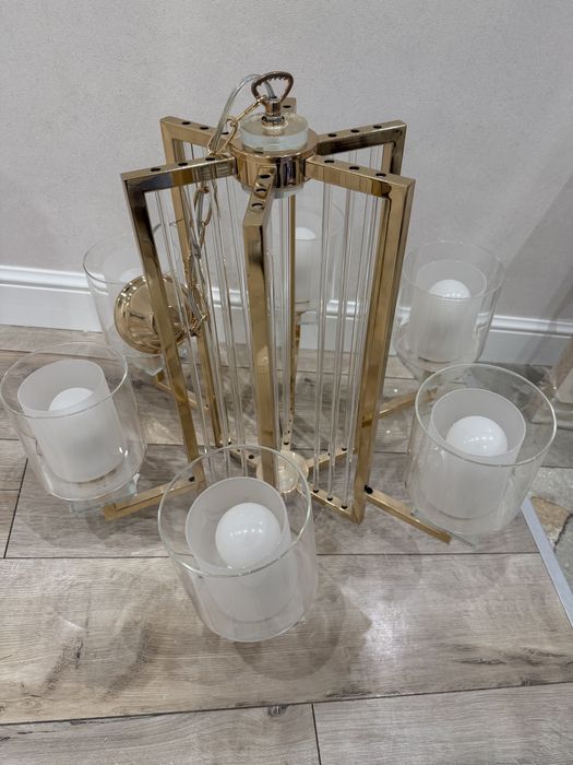 Продам люстру 6 рожков