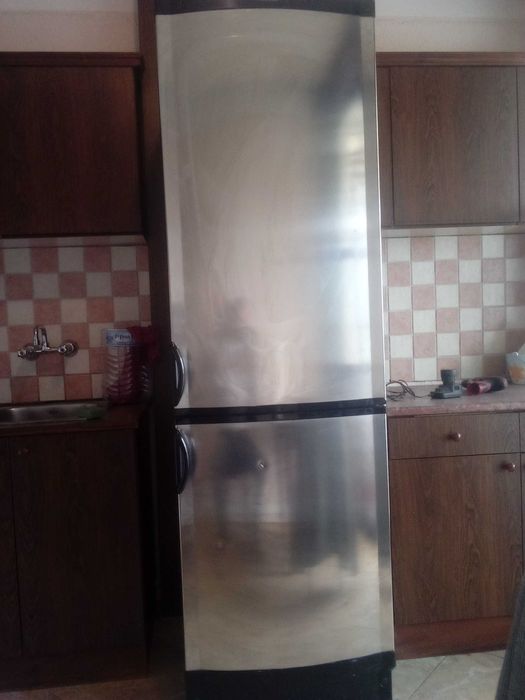 Хладилник с фризер два компресора