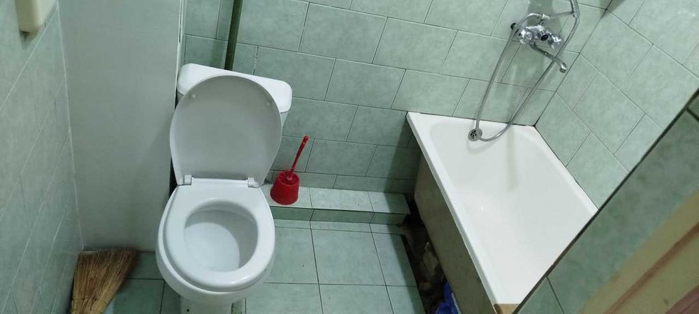 2-х комнатная квартира, в Миробадском районе, на первом этаже.