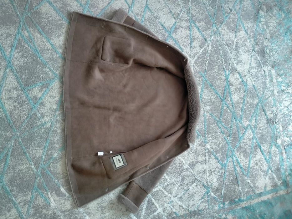 Продам верхнюю одежду