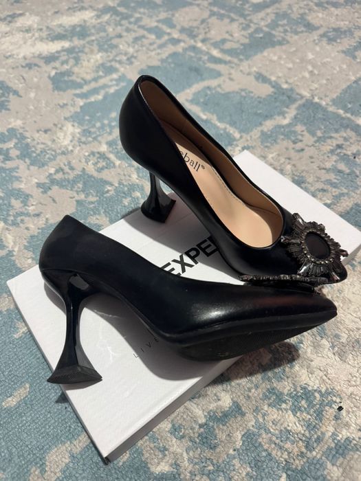 Продаю женские туфли