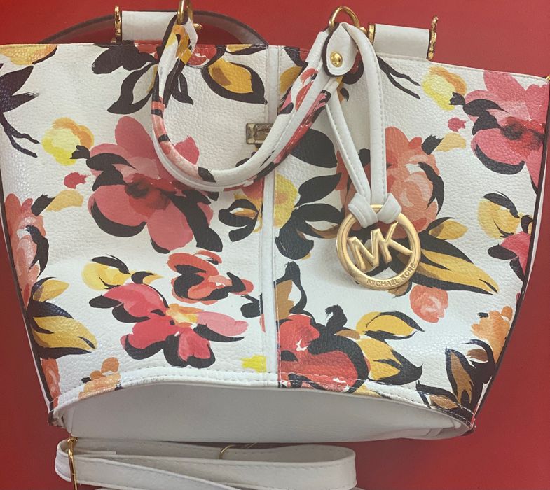 Michael Kors дамска чанта