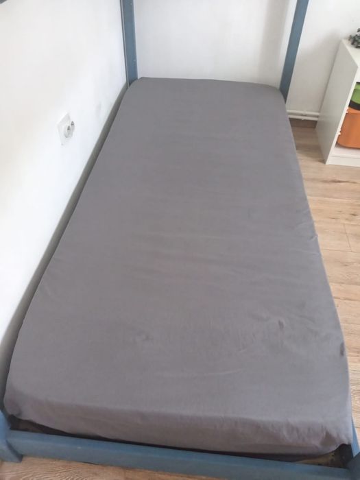 Vând pat pentru copii.