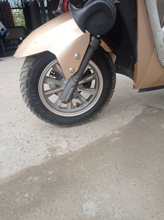 Skuter elektricheskiy