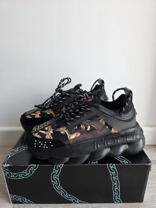 Chain Reaction - Marimea 42 - Negru cu auriu