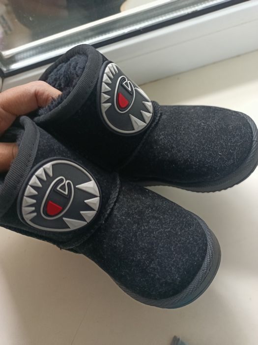 Продам угги детские