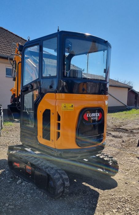 Miniexcavator NOU Lubeck W250, 2.5tone Factură Externă fără TVA