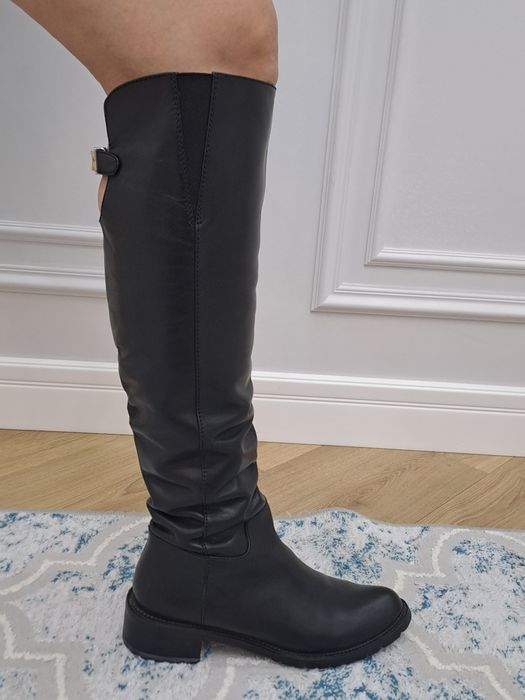 Продам кожаные сапоги Баскони 38 размер