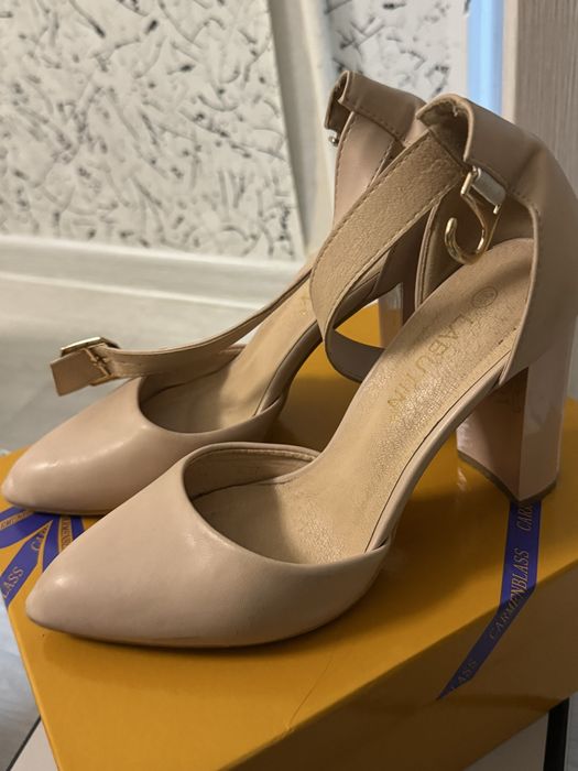 Продается туфлии