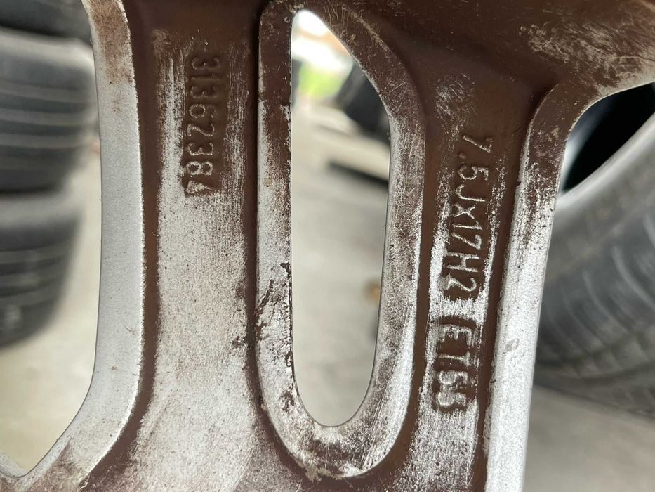 Set jante aliaj R17 VOLVO S60 V60 V70 XC60 XC70 + 235 65 R17 Nokian