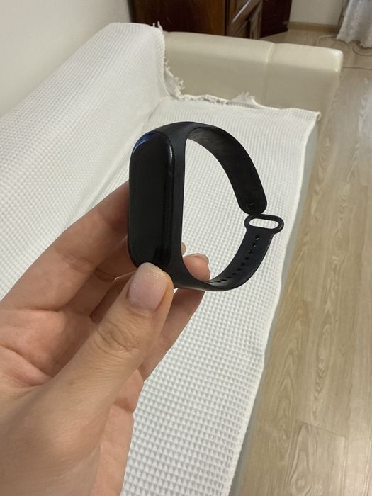 Продам Часы mi band 4