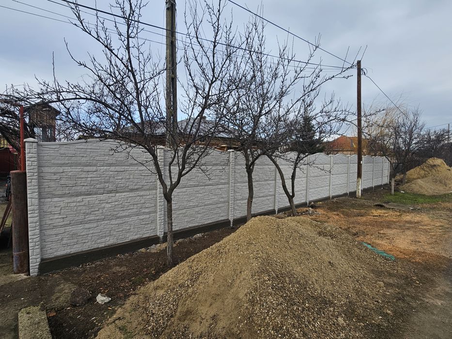 Gard din placi de beton