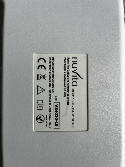 Бебешка електронна везна Nuvita Mod. 1300,