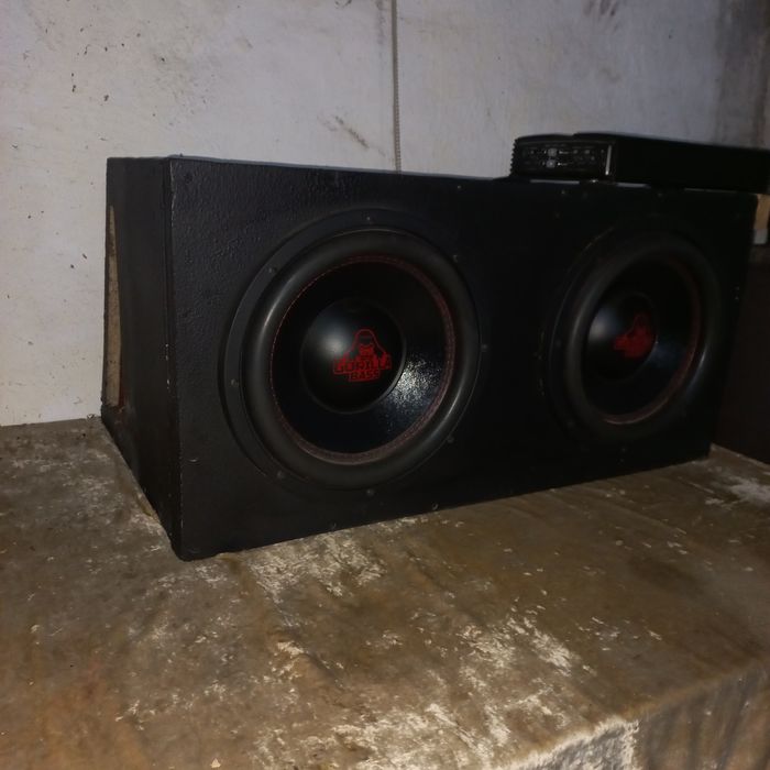 Продам сабвуфер с усилителем