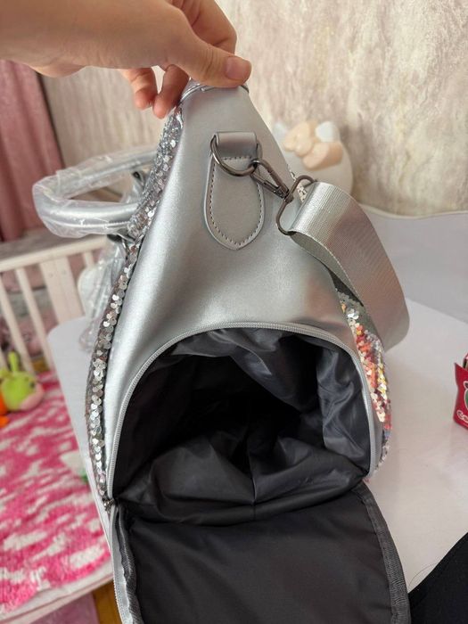 Yengi sumka. Xali umuman ishlatilmagan umakovkada turipti