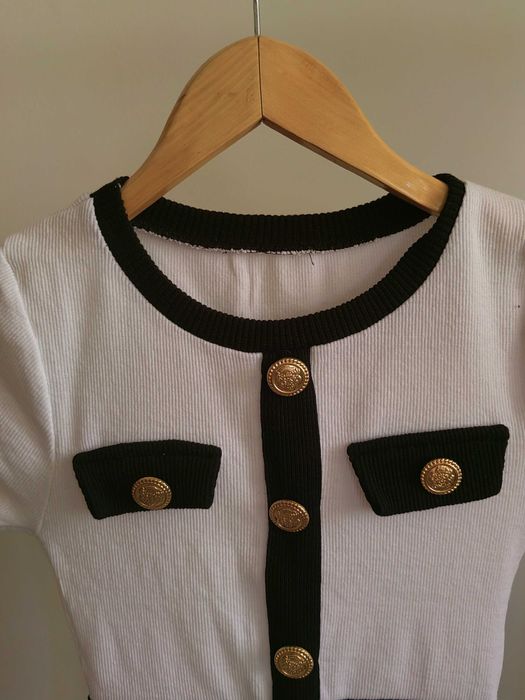 Бяла елегантна рокля