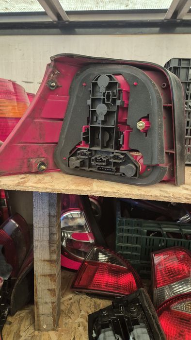 Оригинални Стопове Хела за Голф 4 хечбек