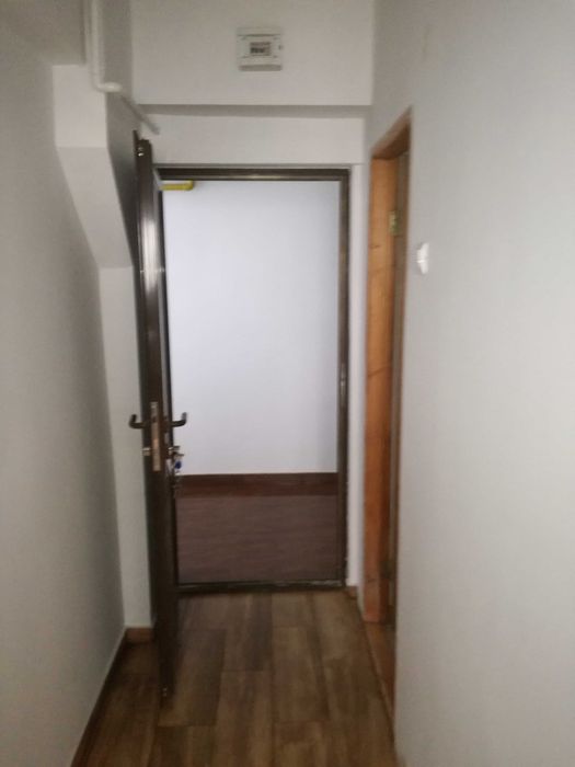 de vinzare garsoniera  toate utilitățile