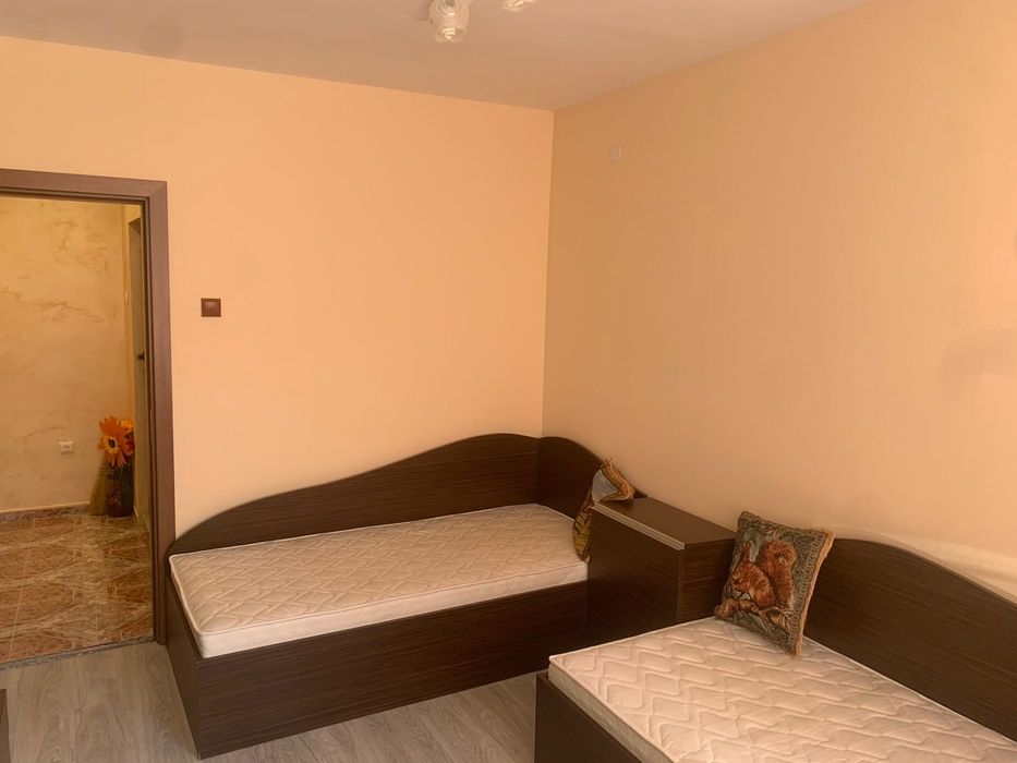 Дава се под наем Тристаен апартамент в Враца, Център - 67 кв.м за 408 € - Снимка #12