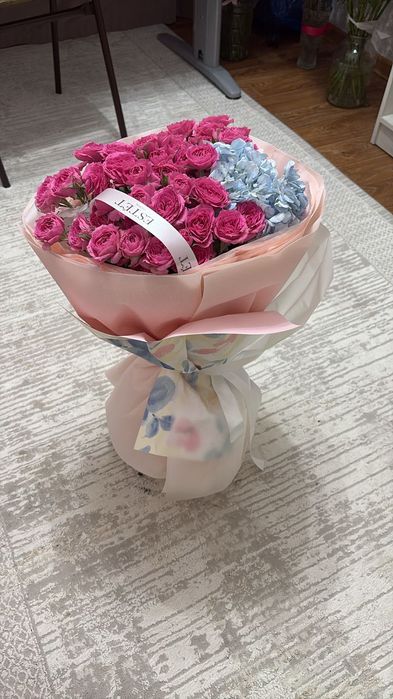 Цветы свежие кустовые розы