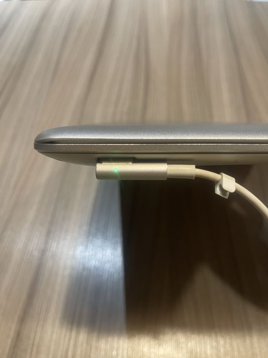 MacBook Air — Окончательно идеальное состояние выгодно