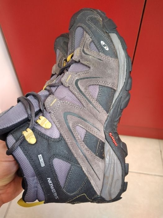 Боти Salomon Gore-Tex номер 42