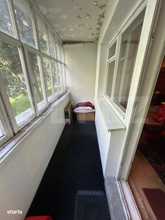Apartament cu 3 camere, decomandate, boxa, centrala, zona Primaverii