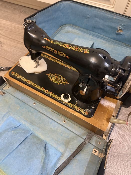 Продам швейную машинку