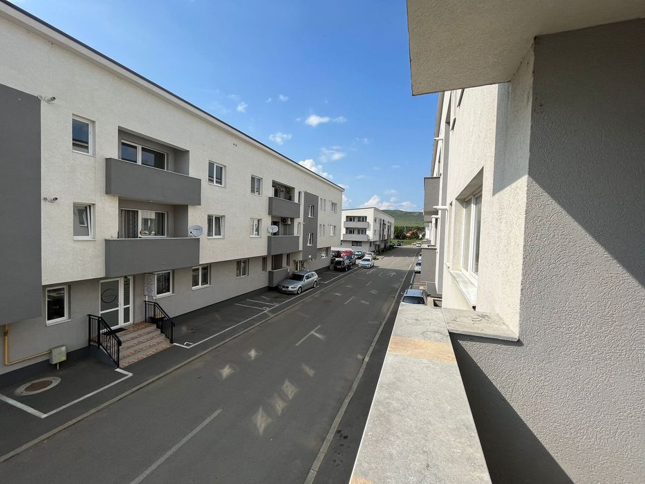Vand apartament 3 camere Floresti jud Cluj semifinisat zona Terra( Sesul de Sus), apartamentul este situat la etajul 1