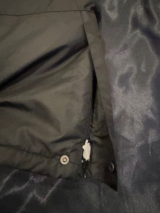 Costum ski ( jacheta, pantaloni, manusi).