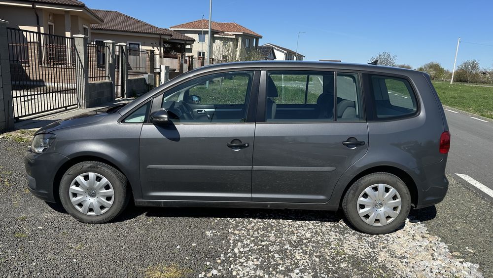 VW Touran, 2012, 1.6 TDI, Manual
