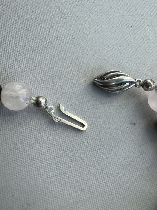 Colier confectionat manual din argint, onix si cuart roz