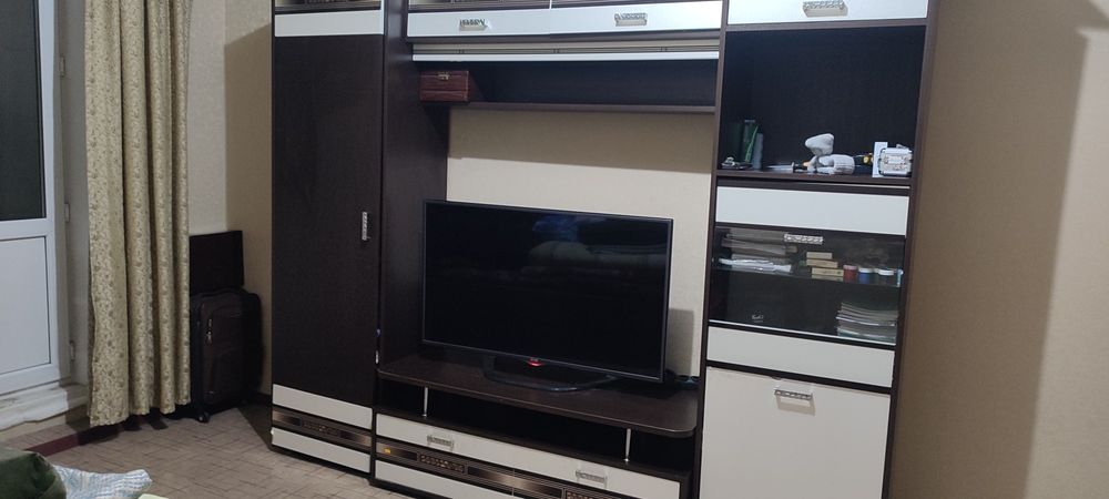 продам стенку в зал