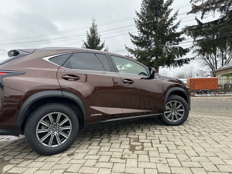 Vând Lexus Nx 300h