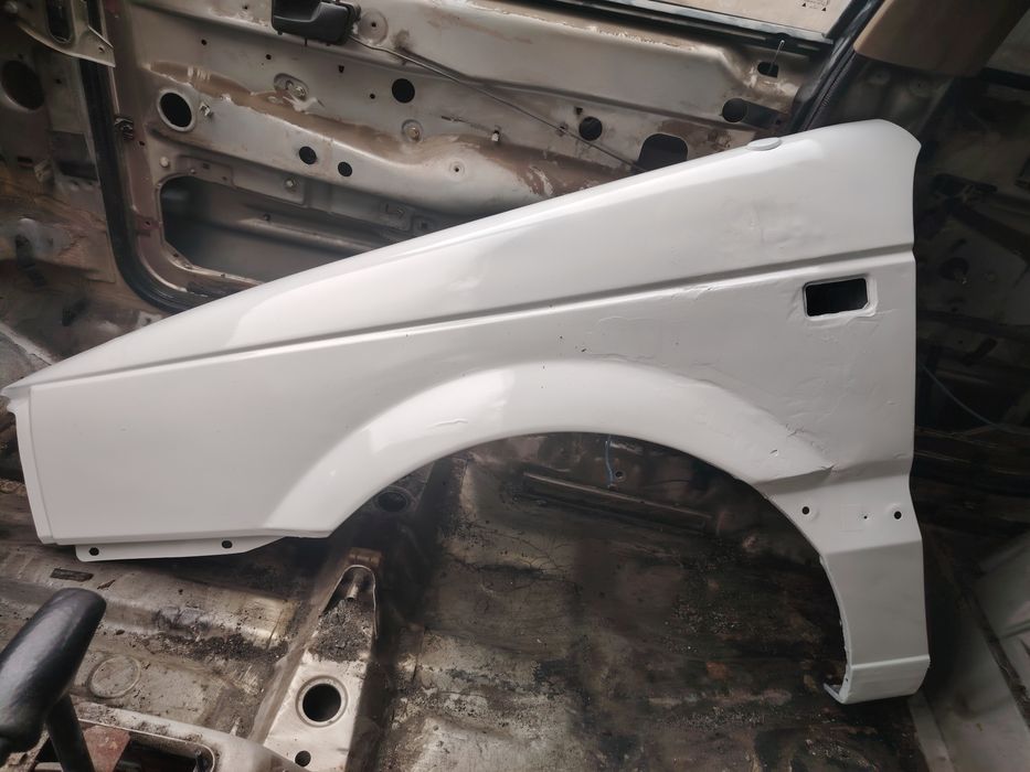 Продаю крылья на Авто