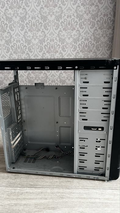 Отдам 2 корпусаа