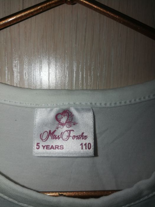 Продам новое платье на девочку 5 лет