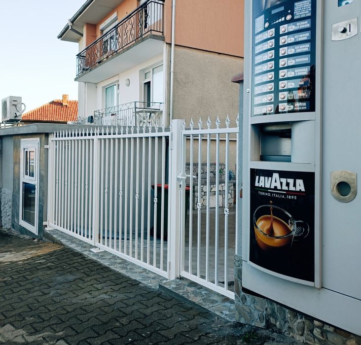 Дава се под наем Магазин в Свети Влас - 3 кв.м за 255 € - Снимка #2