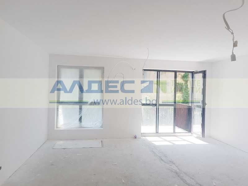 Чисто нов тристаен ап. в Красно Село!