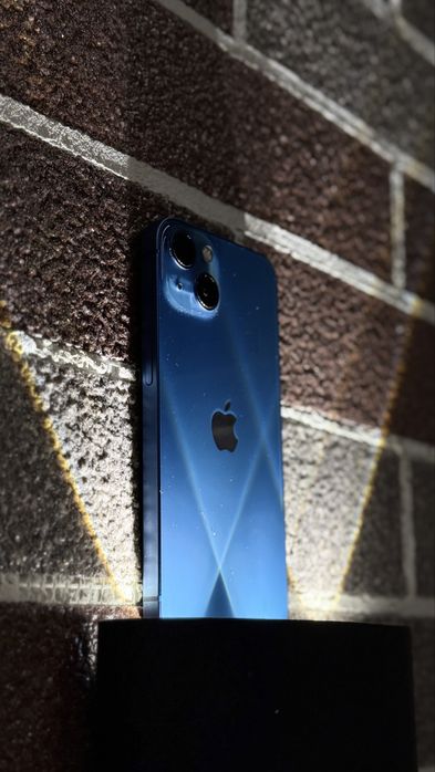 Apple iPhone 13 синий 128GB в идеале