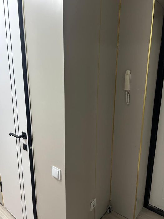 поклейка обоев, ламинат, бамбук