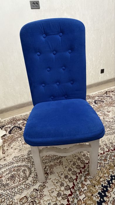 Стол, стулья жақсы жағдайда