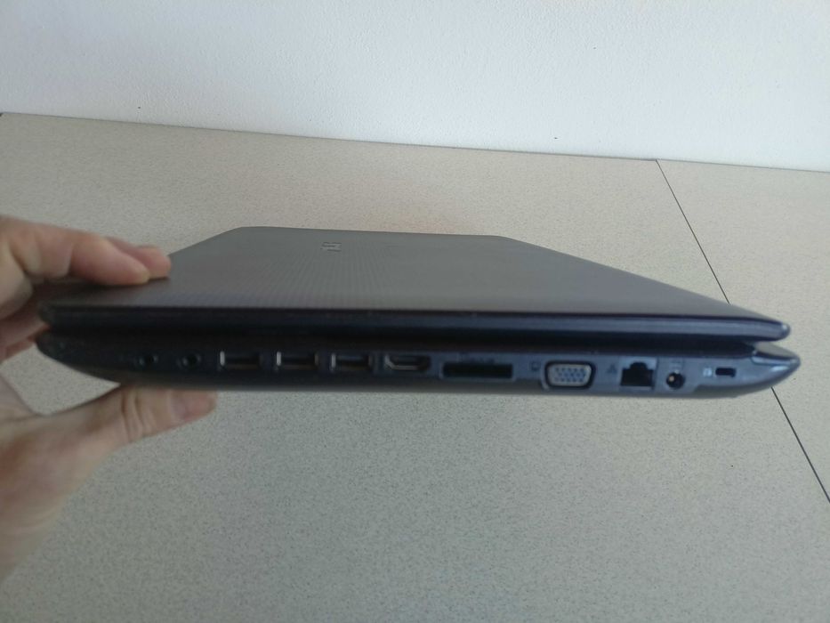 Laptop Asus K73S display 17,3 Procesor I5-2450m ram 8g SSD Nvidia 610m