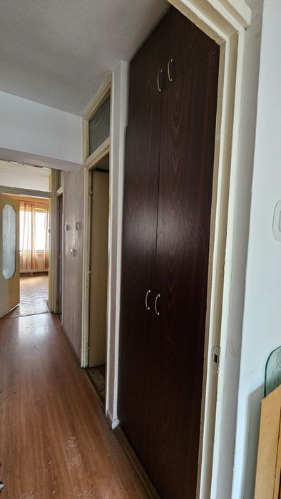 Dulap haine si umerașe