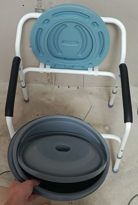 Продам кресло-туалет