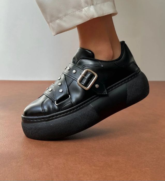 Adidasi de toamna, cu detalii argintii, noi