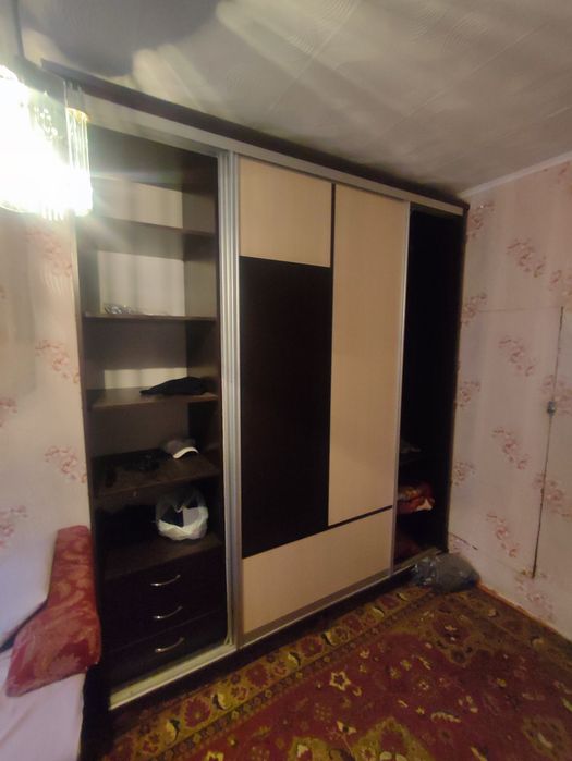 Продам шкаф Бу ширина 2.1 высата 2.4